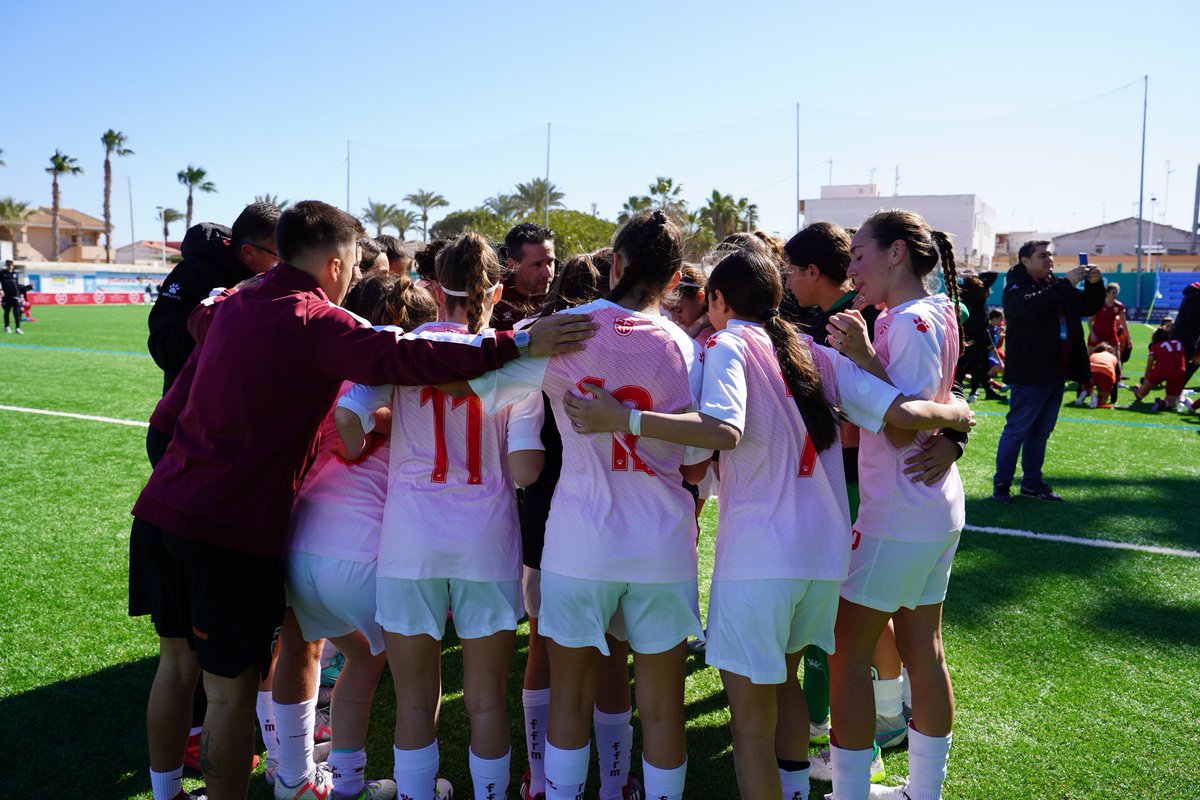 🏟️✅ ¡SOMOS SEDE! | 🤩 La Región de Murcia organizará la primera fase de los Nacionales Sub-16 y Sub-14 de #FutFem del 12 al 15 de diciembre ⚽!

🙋‍♀️ Nuestros rivales (Grupo E) serán Valencia y Extremadura.

🫂 ¡Vamos chicas! ¡#VamosFFRM 💪!