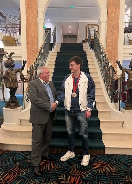 Clément Berthier, ⭐ montante du #ParaTennisDeTable, a partagé son parcours inspirant lors de notre séminaire. Récemment🥉de bronze en double aux jeux, son témoignage sur la persévérance et l'inclusivité a motivé chacun de nous. Il peut compter sur notre soutien indéfectible ! 🙏🏻