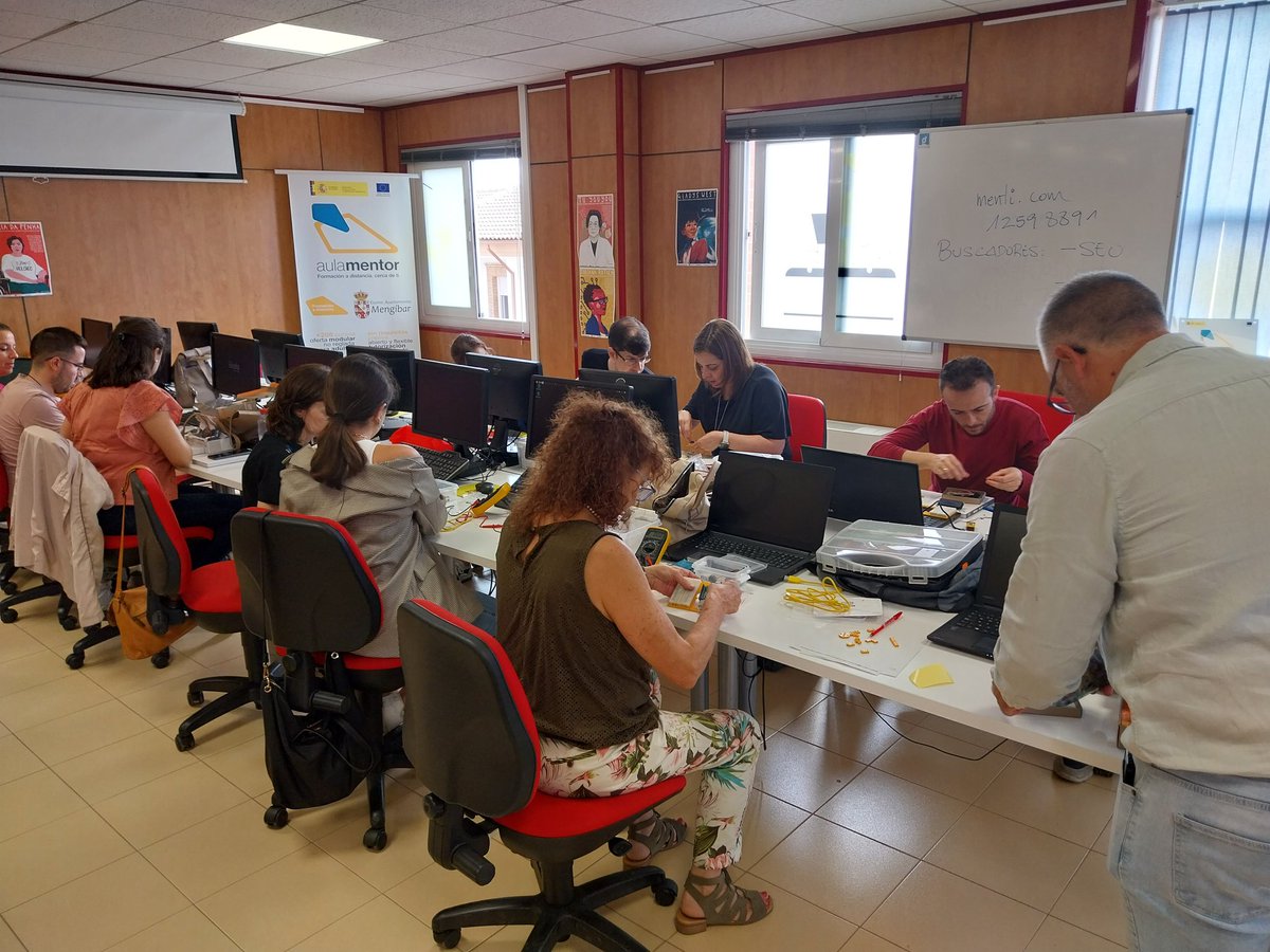 Formación Arduino de AILs de Puntos Vuela, impartida por AIL de Frailes, Francisco Izquierdo Jaén