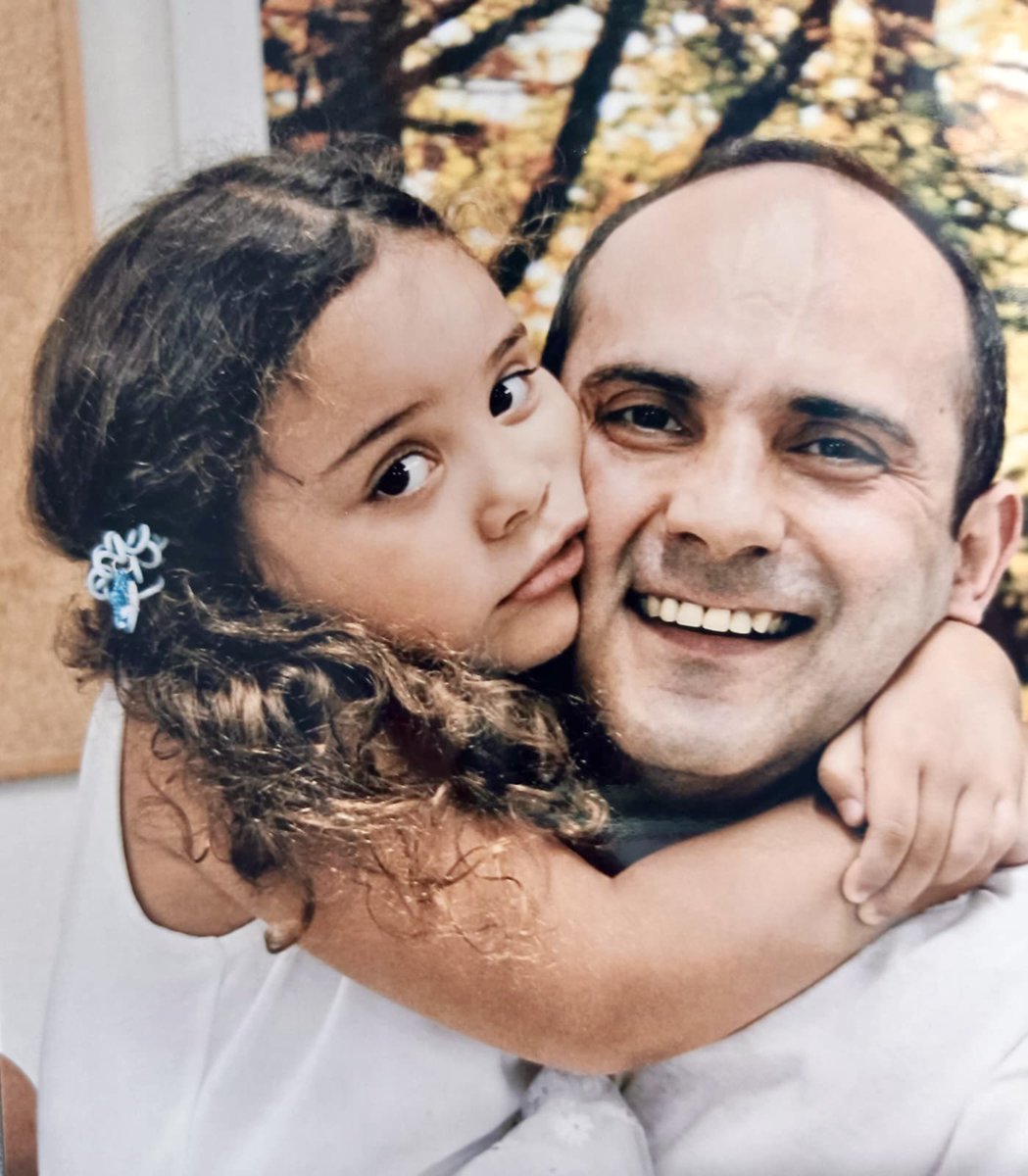 26 Eylül 2024, Silivri, 87. kapalı görüş:

Tayfun’dan herkese çok selam!

Hayatı boyunca trafik cezası bile almamış, çalıştığı devlet kurumlarında en ufak disiplin cezası olmayan, su gibi tertemiz eşim Tayfun Kahraman, sadece anayasal görevini yaptığı için tam 29 aydır Silivri