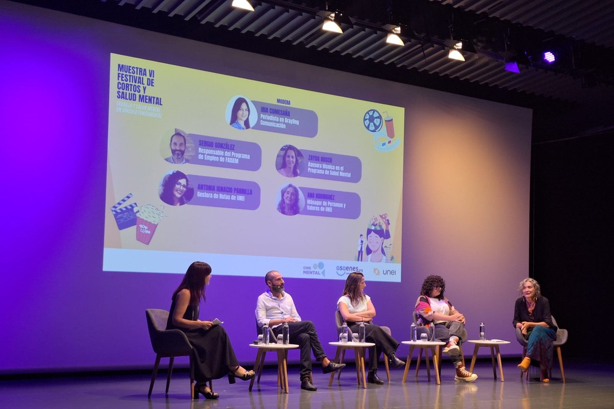 ASAENES's tweet photo. 🎞️¡Una tarde de cine!

📽️Ayer miércoles celebramos una nueva sesión de la Muestra del VI Festival de Cortos y #SaludMental en @CaixaForum #Sevilla.

Una sesión que realizamos conjuntamente con #UNEI.

🟢En este evento, relacionado con el #DíaMundialSaludMental2024, se puso el foco en la importante vinculación entre #Empleo y #SaludMental.

👥Las más de 120 personas asistentes pudieron visualizar los cortometrajes

🎞️La Banyera.
🎞️Saboteadora.
🎞️Viaje a Vesania.

Tras ello, se realizó la mesa de debate compuesta por👇

🗣️Iria Comesaña, periodista de @GraylingES.
🗣️Ana González, Manager de Personas de #UNEI.
🗣️Zayda Bosch, asesora técnica del Programa de #SaludMental.
🗣️Antonia Ignacio, gestora de rutas de #UNEI.
🗣️Sergio González, responsable del Programa de Empleo de @_FAISEM.

🔹Desde #Asaenes agradecemos la asistencia y constante colaboración de @ReginaSalteras, delegada de @SaludConsumoSe, y @SilviaMaraver1, gerente de @_FAISEM.

🔸Como no, agradecer también a #UNEI y su director gerente, Rafael Cía, el haber desarrollado conjuntamente y a @CaixaForum #Sevilla y su director, @MoisesRoiz, el habernos cedido este gran espacio.