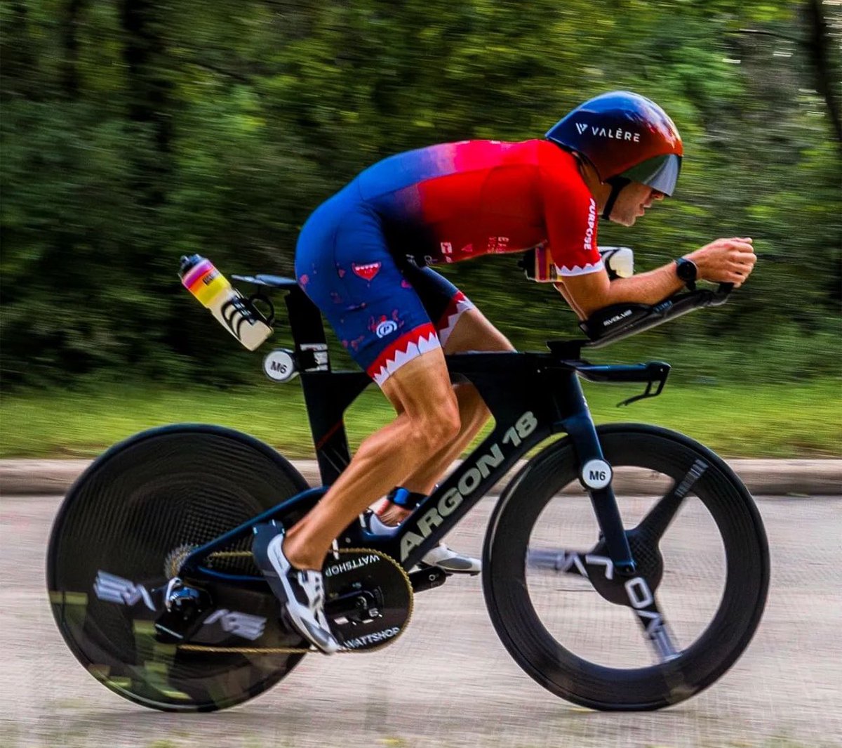 ‼️Joe Skipper vuelve a ladrar

En su preparación para IM Chattanooga del finde, un último entreno de 90’ a 296 vatios y 43,3km/h y 12,8km a 3:38 el kilómetro 

¿Perro ladrador poco mordedor? Lo veremos el sábado 💪🏻