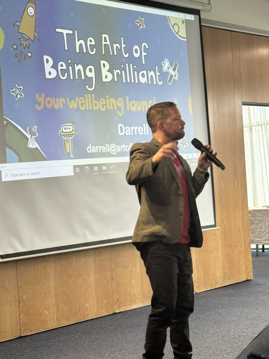 Moving on with Darell from the Art of Brilliance 🙌🏼 #Wellbeing #civility #selfcare #ACP <a href="/sathNHS/">SaTH</a> <a href="/SaTHPostgradEd/">Postgrad Education</a>