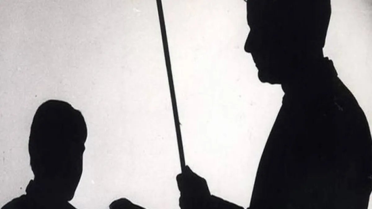 News24eng's tweet image. Aligarh Shocker: Teacher Strips, Gives Electric Shocks To 7-Year-Old Boy For Forgetting School Bag.

#aligarhshocker #TeacherAccountability
#StudentSafety 

Read more; shorturl.at/qlc2u