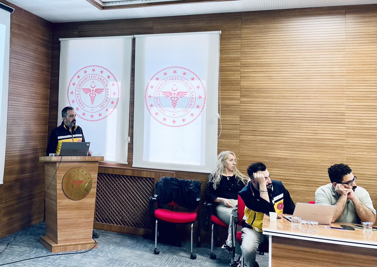 mardinilsaglik's tweet photo. İl Sağlık Müdürümüz Uzm. Dr. Saffet YAVUZ başkanlığında; İlimizdeki kamu ve özel hastanelerin başhekimleri, müdürlüğümüzün ilgili başkanlarının ve uzman hekimlerin katılımıyla 2024 Eylül ayı İl #ASKOM toplantısı gerçekleşmiştir.
@sbshgm @acilafetgovtr @sbkhgm https://t.co/3kWhFjHInz