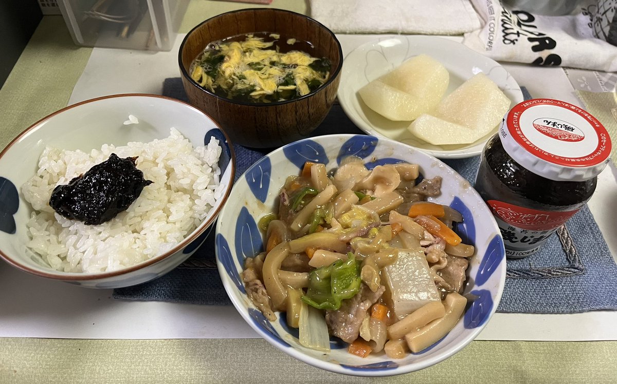 夜ご飯🌙🍚
疲れた😵‍💫
いつもほとんど家出ないけど病院疲れる💦
役所→マクド→病院→検査→診察×3→検査→DAISO→薬局→大丸→ローソン→帰宅🏠
8時間くらいかかる😰
こういう時買い物しないと普段出来ないのでしょうがない🥹
夜は八宝菜だけだったのでたまごスープと磯じまんで食べた😋