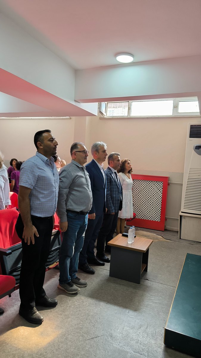 Cihangirilkokul's tweet photo. Türk Dil Bayramı töreni şube müdürümüzün katılımıyla gerçekleşti.

@Avcilarilcemem
@ista https://t.co/AhoFmFTS5T