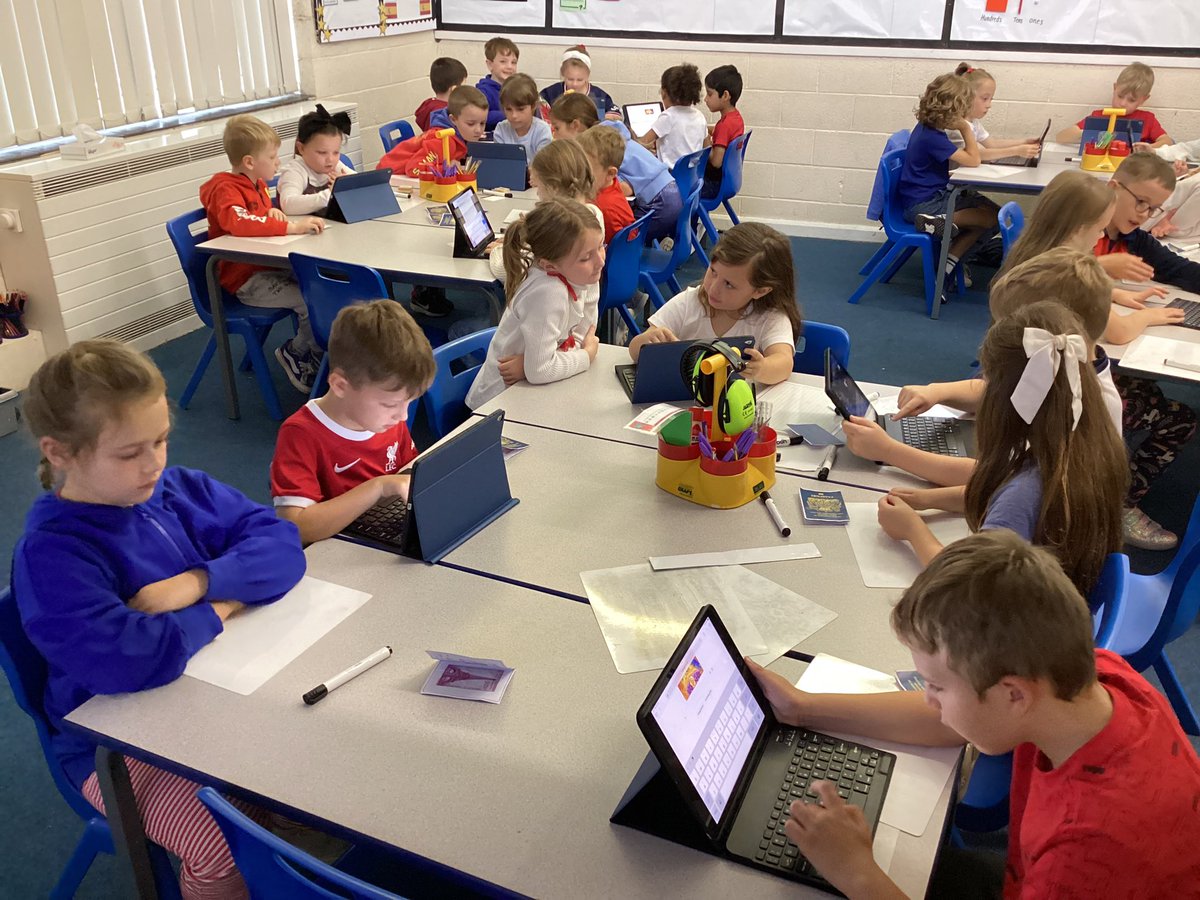 After learning about the French culture, food and greetings the children used iPads to discover the human and physical features in Paris 🇫🇷
