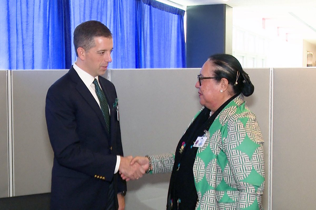markodjuric's tweet photo. After only a couple of weeks since our last encounter in #Nukualofa on the sidelines of @piflm53, I was delighted to sit down with Minister of #MEIDECC Fekitamoeloa ʻUtoikamanu again to follow up on our previous discussion about deepening #Serbia-#Tonga relationship. https://t.co/SdEPCUGZiC