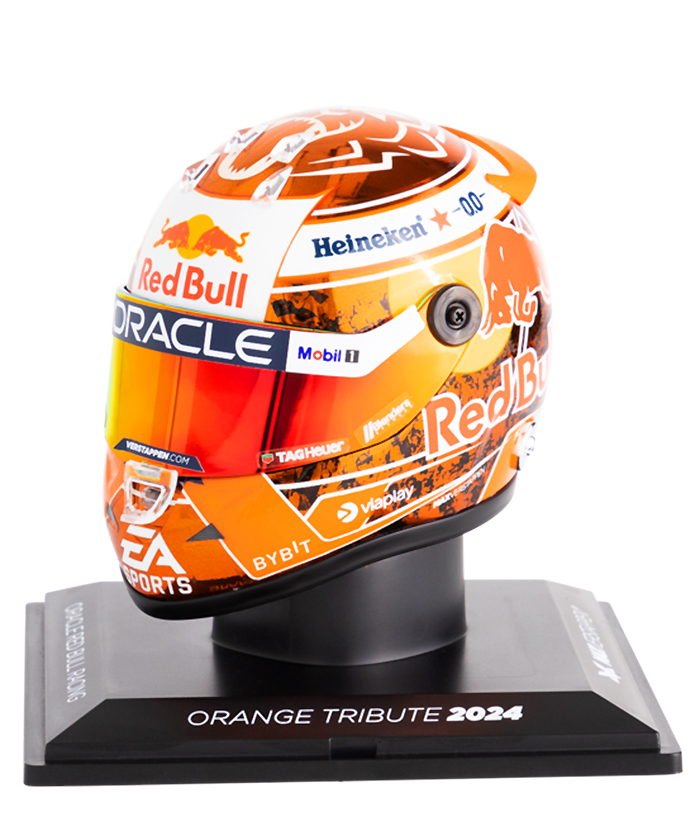 オレンジ軍団に敬意と感謝を込めたスペシャルヘルメット