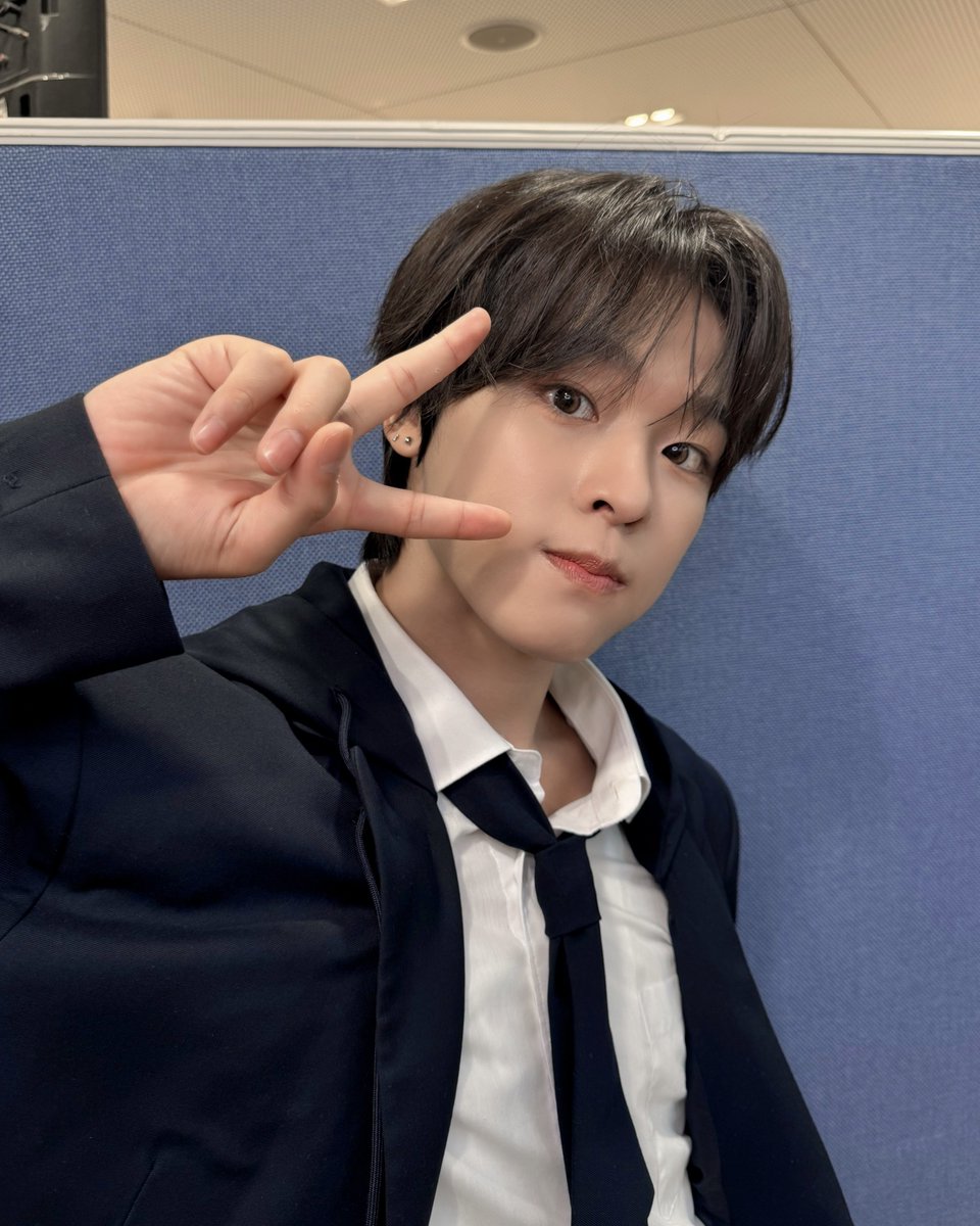 nctwishofficial's tweet photo. 드디어 Steady 첫 방송을 했는데요!
새로운 모습이 많이 보여드릴게요☺️
많이 사랑해줘용💚

#RIKU #리쿠 #リク  
#NCTWISH #Steady
#NCTWISH_Steady https://t.co/wtGhKggav5