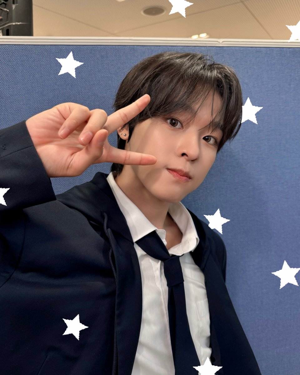 nctwishofficial's tweet photo. 드디어 Steady 첫 방송을 했는데요!
새로운 모습이 많이 보여드릴게요☺️
많이 사랑해줘용💚

#RIKU #리쿠 #リク  
#NCTWISH #Steady
#NCTWISH_Steady https://t.co/wtGhKggav5