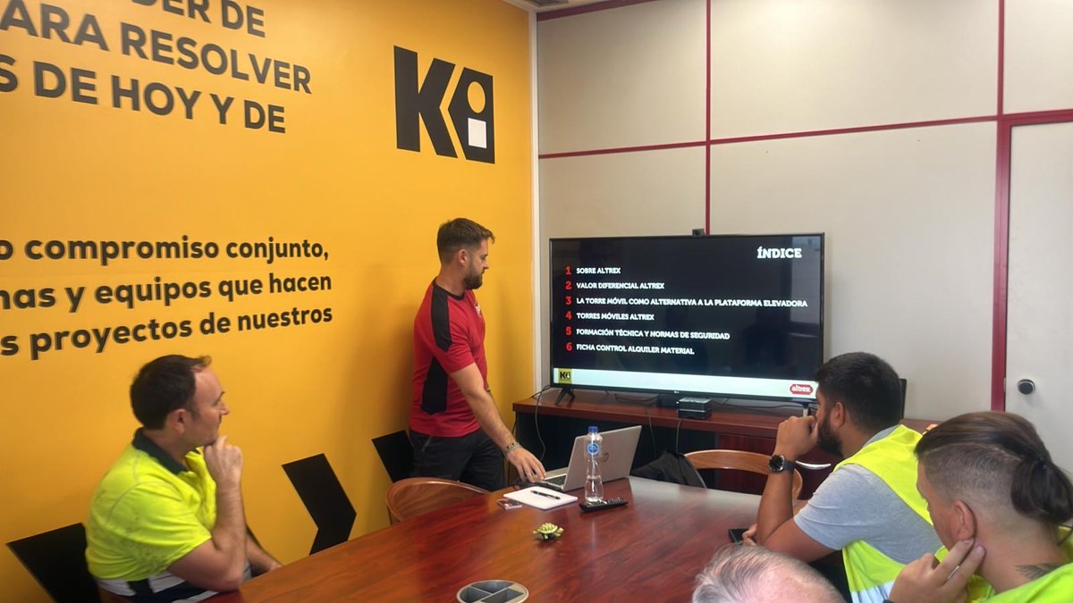 AltrexES's tweet image. 🔛 Iniciamos las formaciones de torres móviles en @KiloutouEs 

🔸 La importancia de formar en seguridad con productos de calidad como las torres de aluminio de Altrex.

💪🏻 Seguimos