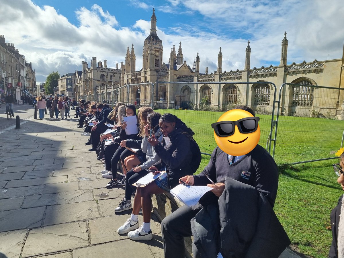 quipntworkss's tweet photo. I don't want to jinx it, but the sun is shining, and fieldwork is under way! #Sunshine #fieldwork #luckiestschool #luckisonourside #Cambridge #11CSelfie #busyworking #collectingdata @Bedford_Academy @c_deller https://t.co/8cS0Eb6y5v