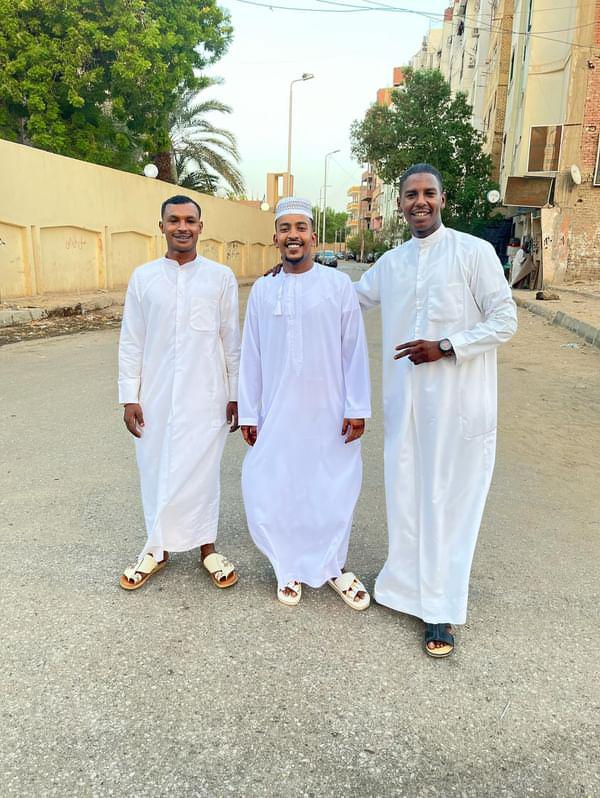 mo252522's tweet photo. فررحة اخويا وبن عمي غييير 💥
ربنا يكرمك بالذريه الصالحه ي حبيبي وبالمال والعيال ..🥰♥️
@shikash02915424 https://t.co/hf0I7Mu7X4