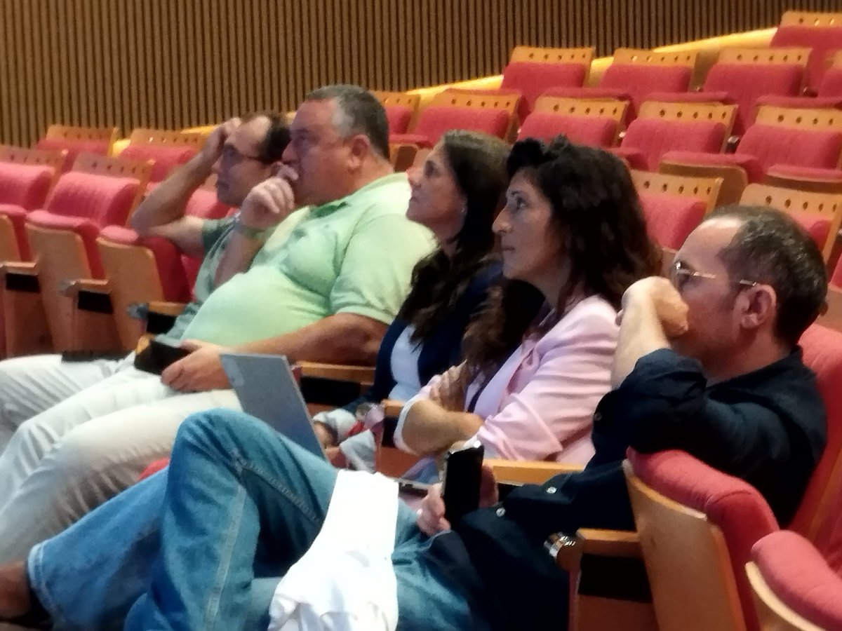 IncubazulCadiz's tweet photo. ¡Comienzan las presentaciones! Los equipos del III Hackaton Incubazul exponen sus proyectos ante el jurado. ¿Qué soluciones innovadoras nos sorprenderán hoy? 🚀 #HackatonIncubazul #ZonaFrancaCádiz #Pitch #Innovación https://t.co/xt19QDh4oc