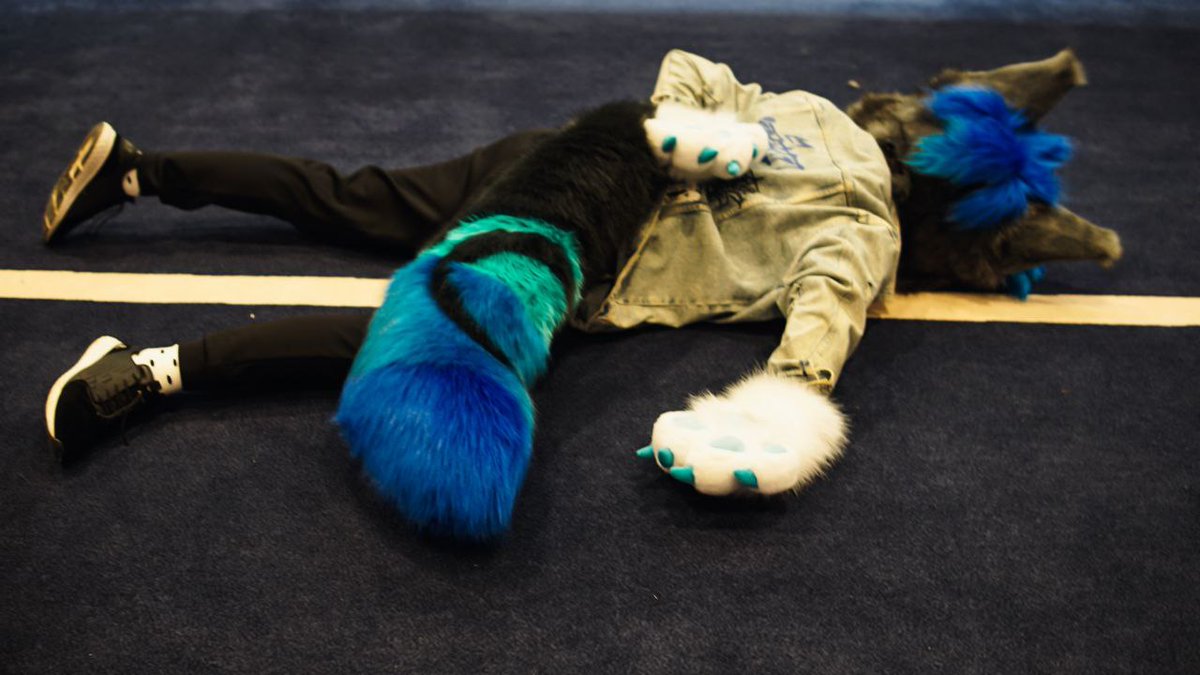 wiktorw95's tweet photo. Man i'm d-dead xwx #EF28 #Eurofurence https://t.co/DMxH1bzb3o
