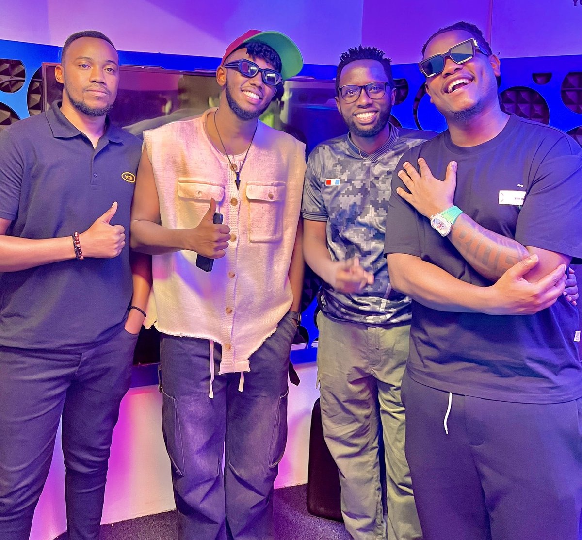 japhetiii's tweet image. Iyeeegoweeh 🙌🙌 Today’s Magic Morning was on fire! blessed by them hitmakers 🔥@BruceMelodie  &amp;amp; @ChrissEazy 💪 it was all about #MtnIwacuMuzikaFestival2024 heading to Bugesera this coming Saturday🔥🔥 
@MTNRwanda
#MagicFm
#Rbahafiyawe