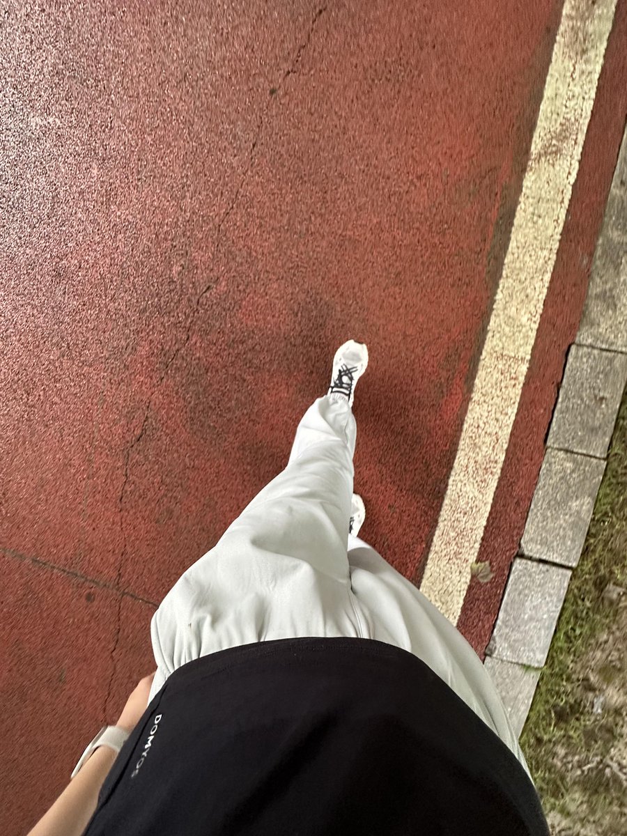 kiseffy's tweet image. I went for a walk in the sun this morning. It's my morning workout.🏃‍♀️🏃‍♀️🏃‍♀️