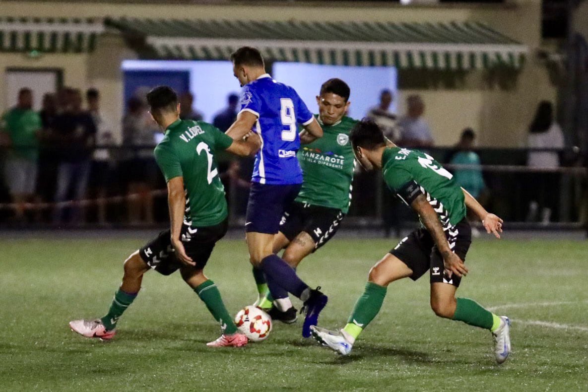 fedfutcanarias's tweet photo. 🗣️ CD Mensajero y CD Unión Sur Yaiza, eliminados de la Copa Federación.
➕ℹ️ https://t.co/KUMqtdwCAN
#somosfif #FIFT #Fútbol https://t.co/7f50Q4G9E0