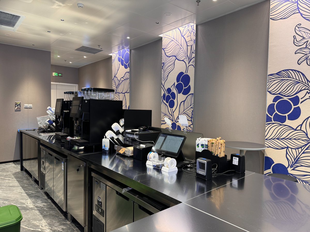 FLC_2024's tweet photo. 💪Luckin Coffee will open at Future Land Center tomorrow! This will enhance the infrastructure of our center. As of now, we have #LuckinCoffee, #Starbucks and #711, with an Italian restaurant coming in the future, so, stay tuned!
#FLC #Coffee https://t.co/zzNMRcU2V5