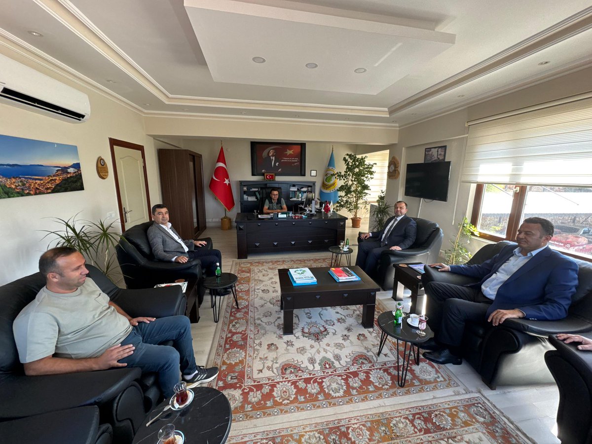 %77’si ormanlarla çevrili Kaş ilçemizde Orman İşletme Müdürü Yusuf Çelik’i İlçe Başkanımız Okay Bilgin ve Mutlu Ulutaş Başkanımızla birlikte ziyaret ettik.