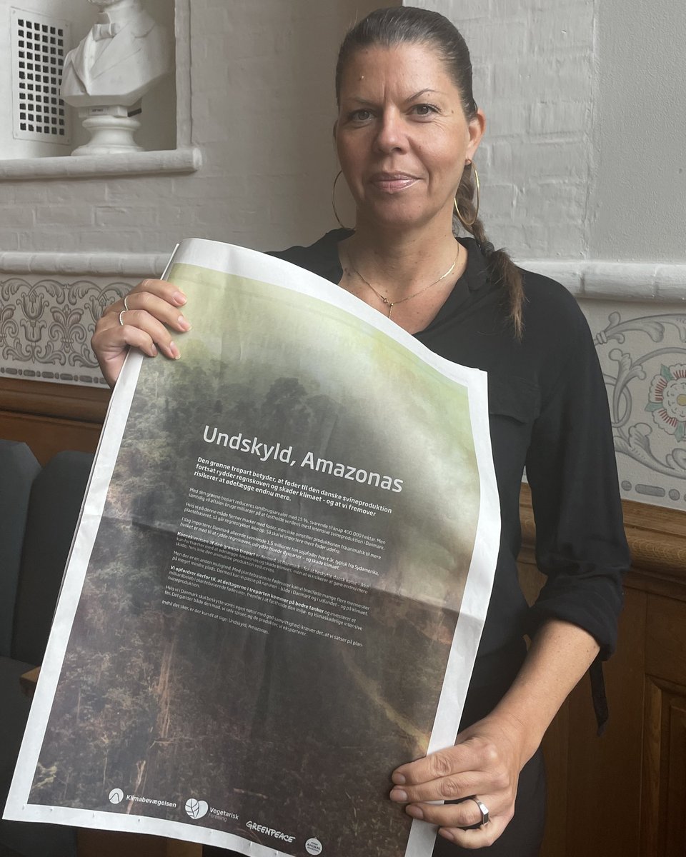 Franciska Rosenkilde (@franciskarosenk) on Twitter photo Undskyld Amazonas! Jeg kunne ikke have sagt det bedre selv.
Tak til <a href="/vegetariskDVF/">Vegetarisk Forening</a> <a href="/greenpeacedk/">Greenpeace i Danmark</a> <a href="/Klimabev/">Klimabevægelsen</a> og <a href="/wapdanmark/">World Animal Protection Danmark</a> for det skarpe budskab. Og for endnu en gang at råbe op - på dyrenes, naturens og klimaets vegne.
Læs og del! #dkpol Undskyld Amazonas! Jeg kunne ikke have sagt det bedre selv.
Tak til <a href="/vegetariskDVF/">Vegetarisk Forening</a> <a href="/greenpeacedk/">Greenpeace i Danmark</a> <a href="/Klimabev/">Klimabevægelsen</a> og <a href="/wapdanmark/">World Animal Protection Danmark</a> for det skarpe budskab. Og for endnu en gang at råbe op - på dyrenes, naturens og klimaets vegne.
Læs og del! #dkpol