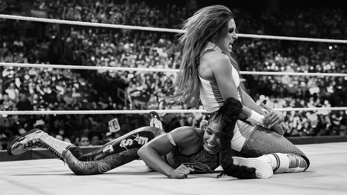 DeadlyAngelo97's tweet image. #OTD 3 years ago at #WWEExtremeRules...
Becky Lynch retained her #SmackDown Women's Championship against Bianca Belair.
... And THE meme was born. 🤣