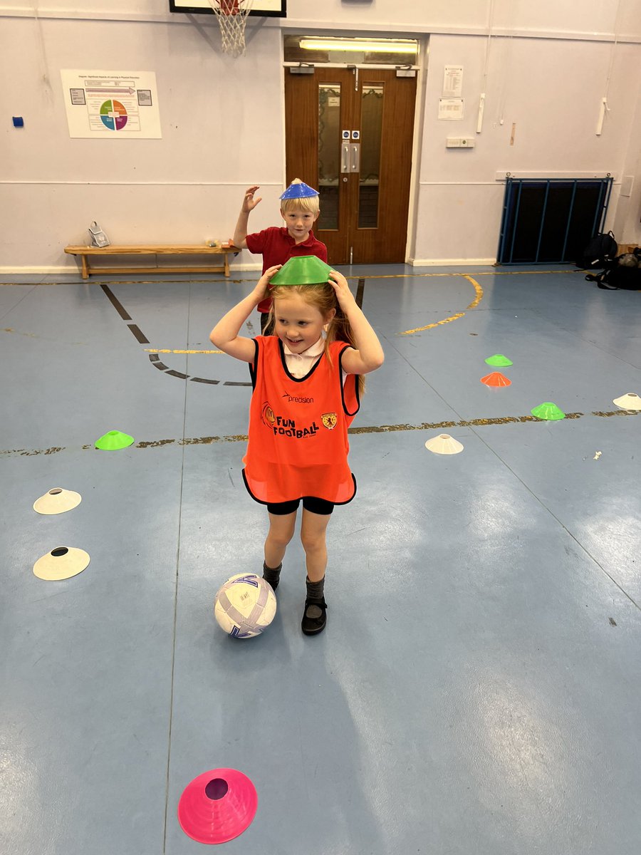 ka_leisure's tweet photo. Week 1 of our @FunFootballUK programme at @WestKilbridePS. Our little stars ✨ had great fun today with an introduction to dribbling ⚽️ @ScotFASouthWest https://t.co/E6WkGFsrpE