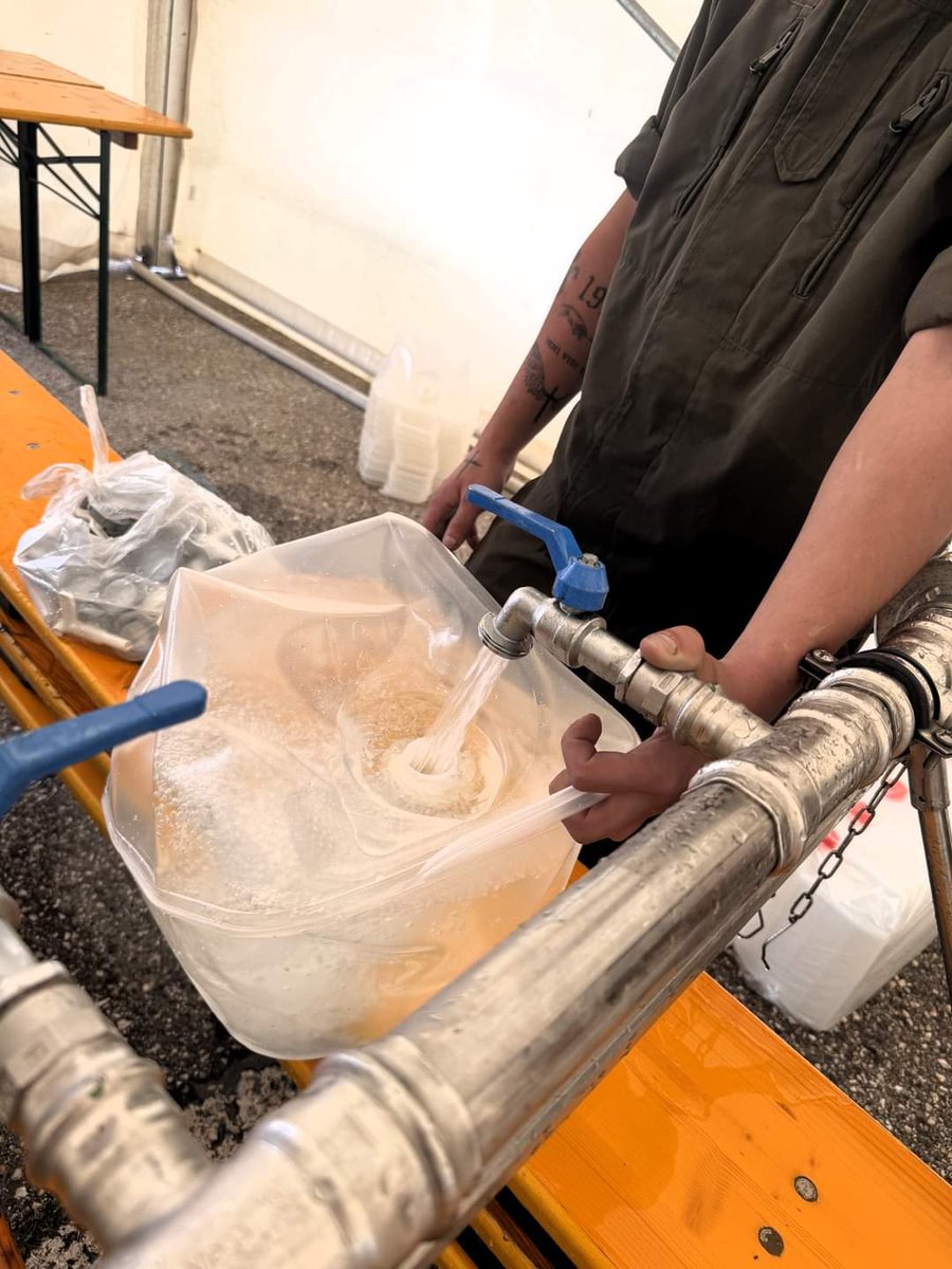 Trinkwasser-Ausgabe an die Klagenfurter Bevölkerung durch Soldaten des #Bundesheer