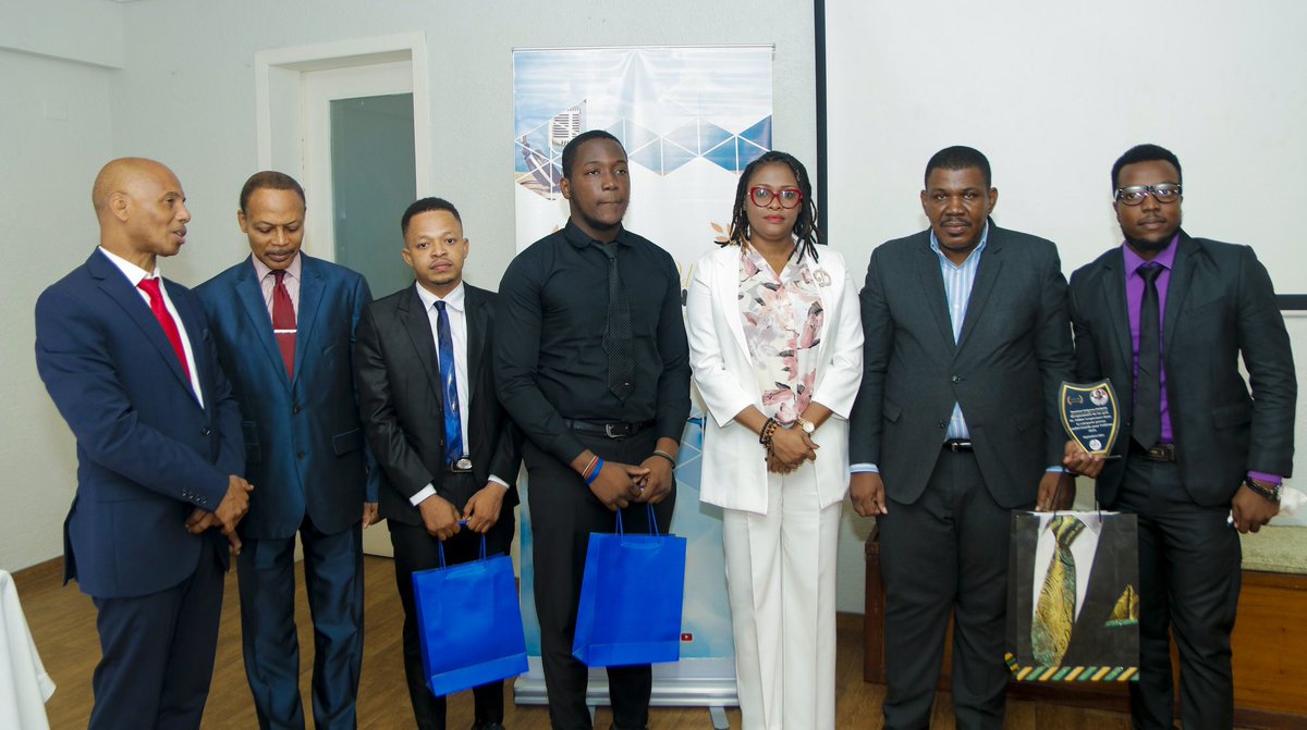 RhjsHaiti's tweet image. Nous avons le plaisir de partager avec vous les moments forts de la cérémonie de remise des prix des finalistes du Concours de Vidéo Amateur et du Prix Dr Odilet Lespérance. 

#SanteSexuelle #RHJS #Planificationfamiliale #Haiti