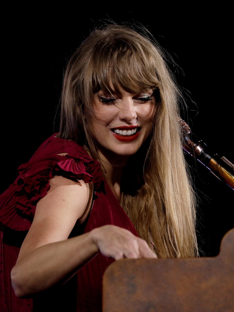4k_taylorr tweet picture