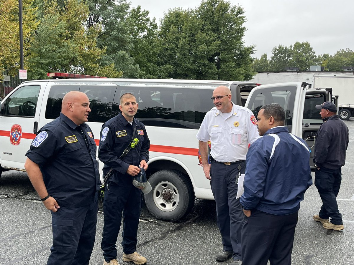 mcfrsPIO's tweet photo. Yesterday (9/24) @mcfrs Fire Chief Corey Smedley briefed local media RE @fema MD-TF1 Urban Search &amp; Rescue Team deployment. Two (2) 45-member ‘Type3’ MD-TF1 &amp; MO-TF1 join six (6) 80-member ‘Type1’ teams from TX, TN, IN, VA1&amp;2, OH. Teams are staged in various locations in FL &amp; GA https://t.co/fSkgQbTdTG