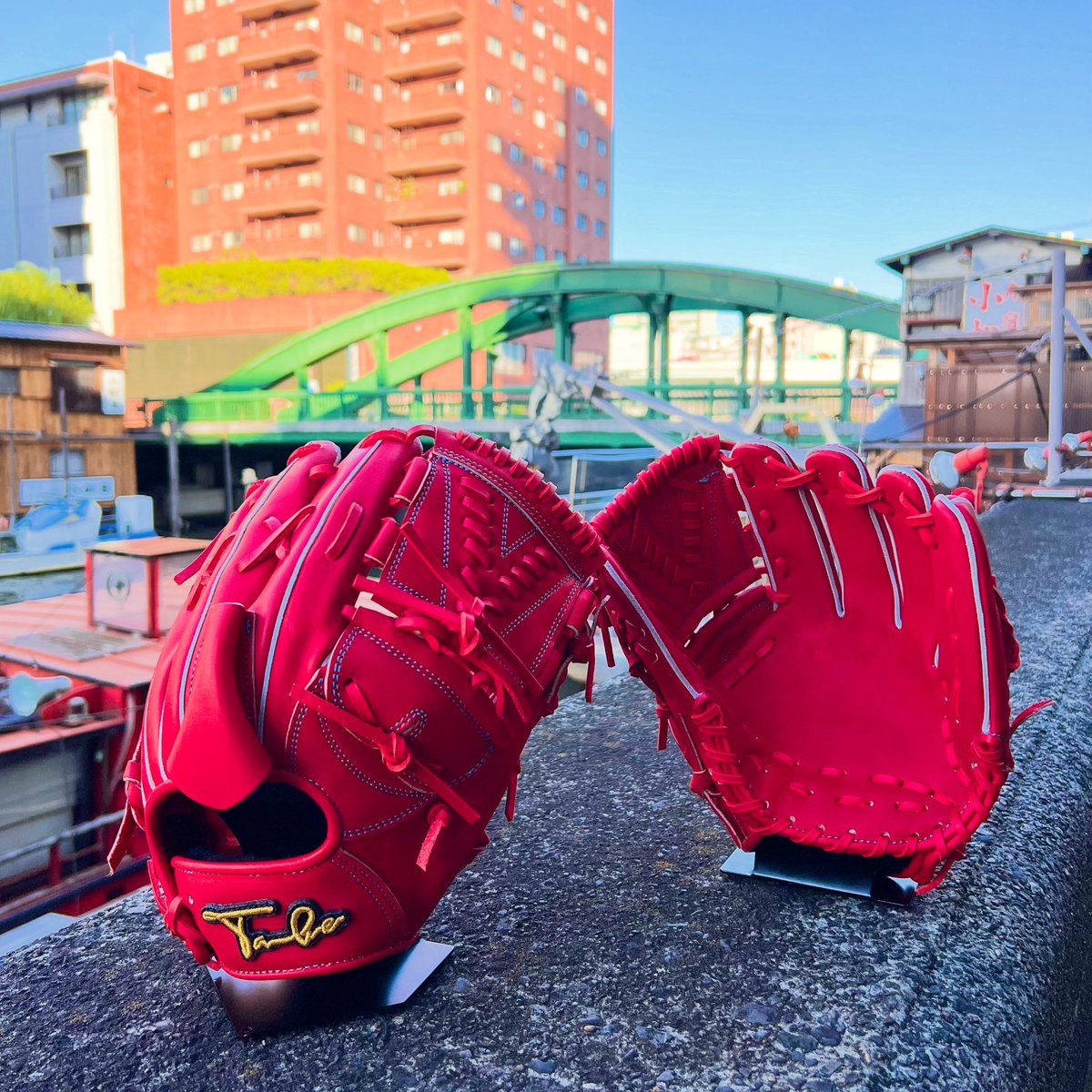 realform_japan's tweet photo. #REALFORM
#Take
投手用 TN-16
内野手用 TY-6
¥60,500-税込
皮革・芯材共に通常とは一味違う材を使用しております。
この仕様の製品も残りわずかとなります。
お取引店様にてお手に取っていただければ幸いです。 https://t.co/ci2mHASbK1