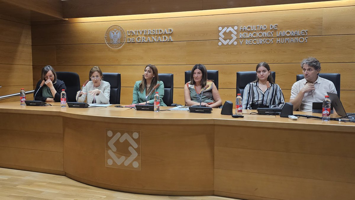 FAECTA_'s tweet photo. 📢 ¡Seguimos en la Coop's Week con la jornada ‘Emprendimiento en modo COOP’!

🙌🏼Una ocasión ideal para compartir ideas, generar conexiones y construir juntos un futuro más equitativo y próspero en el mundo empresarial.

#máscooperativas #emprendimiento #empleo https://t.co/jIyy0hnLwB