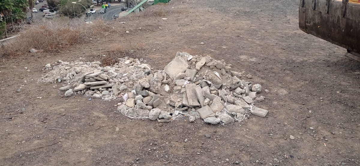 LimpiezaLPGC's tweet photo. Seguimos con los trabajos de la fase II del Plan de Higiene Urbana #PHU en #BarrioAtlántico.

Más info plan 👉🏼 https://t.co/7egdXGMkAK https://t.co/CDj0ThhVVp