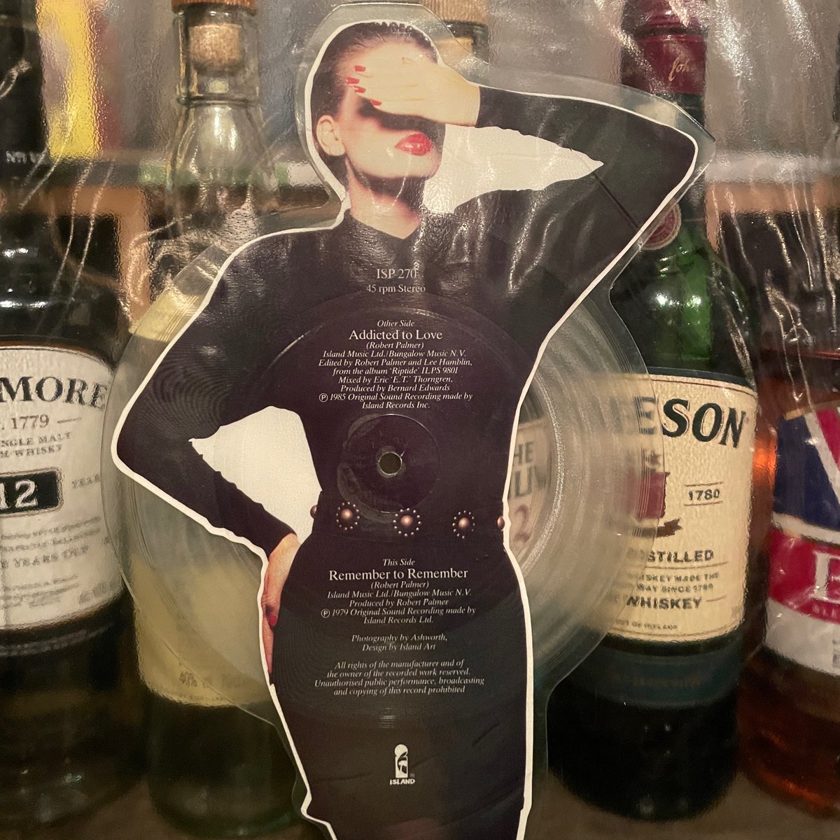 MILEHIGHCLUB202's tweet photo. ほな7pいこか
ROBERT PALMER / Addicted To Love [’86 Island Records --- ISP 270]
#robertpalmer #AddictedToLove #riptide #BernardEdwards #EricThorngren #shapedpicturedisc #listeningbar #vinylbar #musicbar #レコードバー #mhc26092024
https://t.co/Ujc6dSJHEQ https://t.co/NUkKUlFqsJ