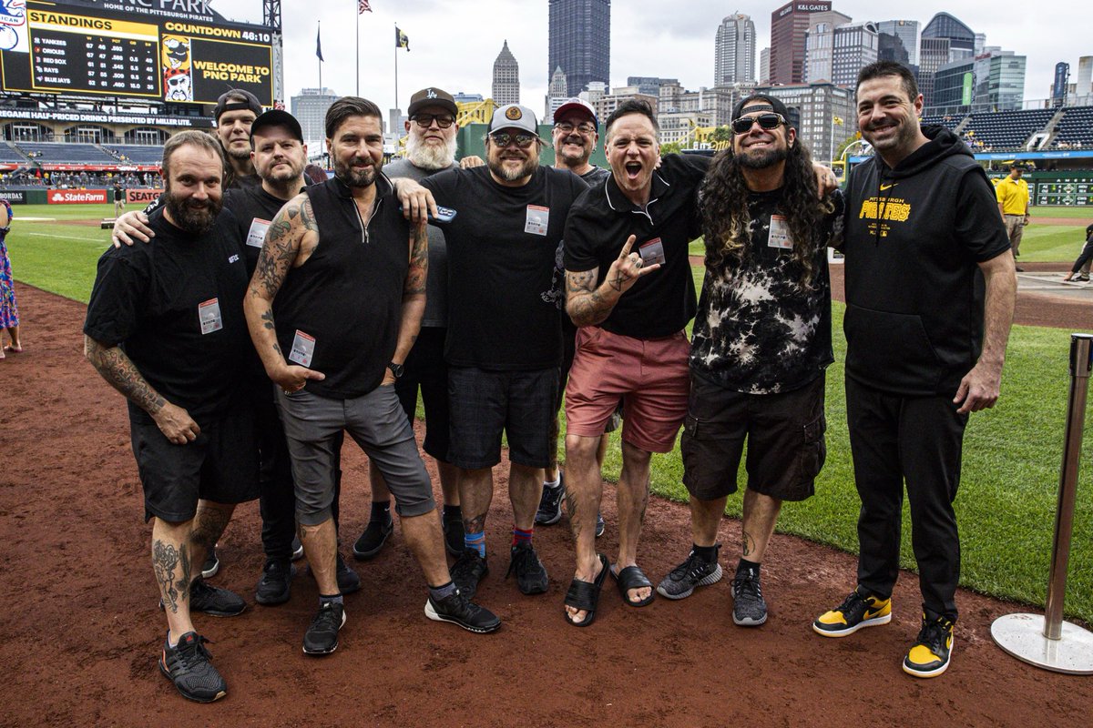 Weerd_Science's tweet photo. Look at this motley crew! https://t.co/bs0pI7Al6V