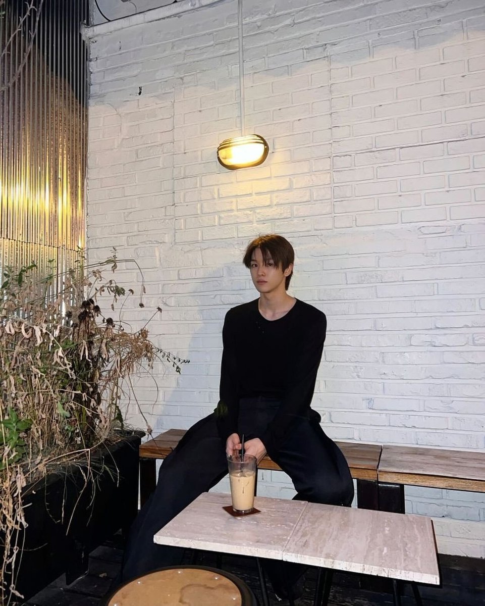 sriungchan's tweet photo. Taking a moment to savor life’s simple pleasures with a glass of cold coffee. https://t.co/UbBzHophX8