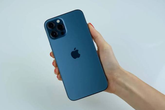 mersindebuhafta's tweet photo. ⚠️ Yurt Dışı Cihaz Kullananlar Dikkat !⚠️ 

🛑 IMEI kayıt ücretinin 2025 yılında 45.953 TL'ye yükselmesi bekleniyor. https://t.co/uh53wsJBgr