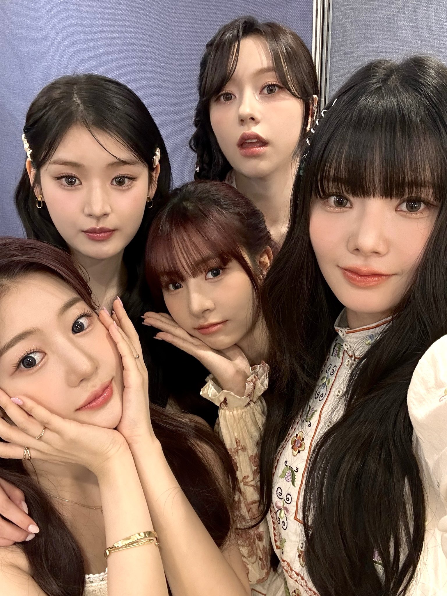 GYZd1EJWwAAnDJy?format=jpg&name=large