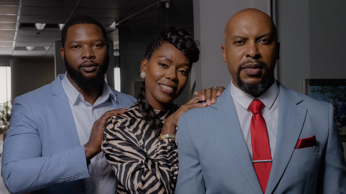 Blood Legacy doing a whole press tour after the premiere is a testament to how Epic the show is, I foresee late Magazine Covers.
I still get chills when I think about some elements of the show, like uGcobo luka Buyile Mdladla at the funeral.🎞️❤️‍🔥
#BloodLegacyNetflix  #BloodLegacy