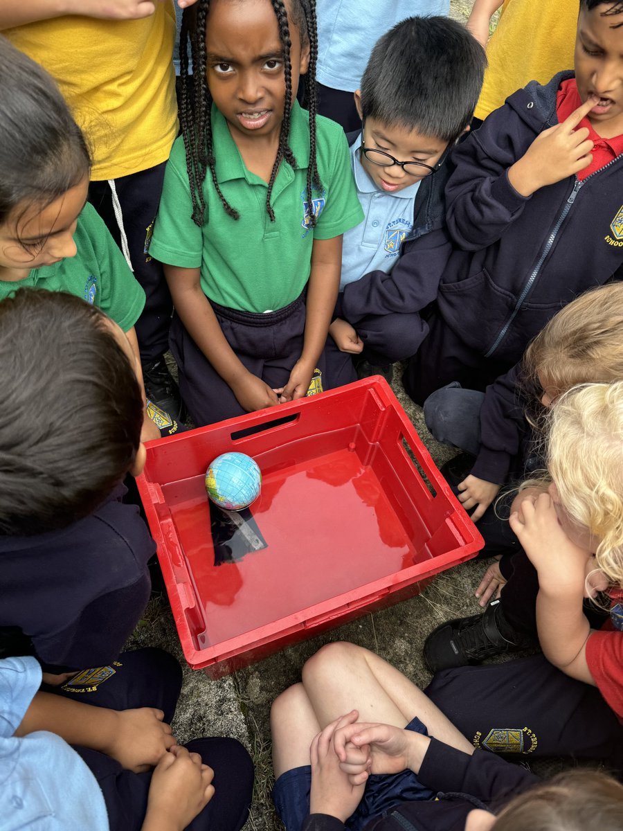 StTeresasHarrow's tweet image. This week, year 2 have been super scientists! They have been thinking about properties of materials and which would be suitable to make a boat. #LandAhoy #StTs #sinkorfloat?@Cornerstonesedu #Science