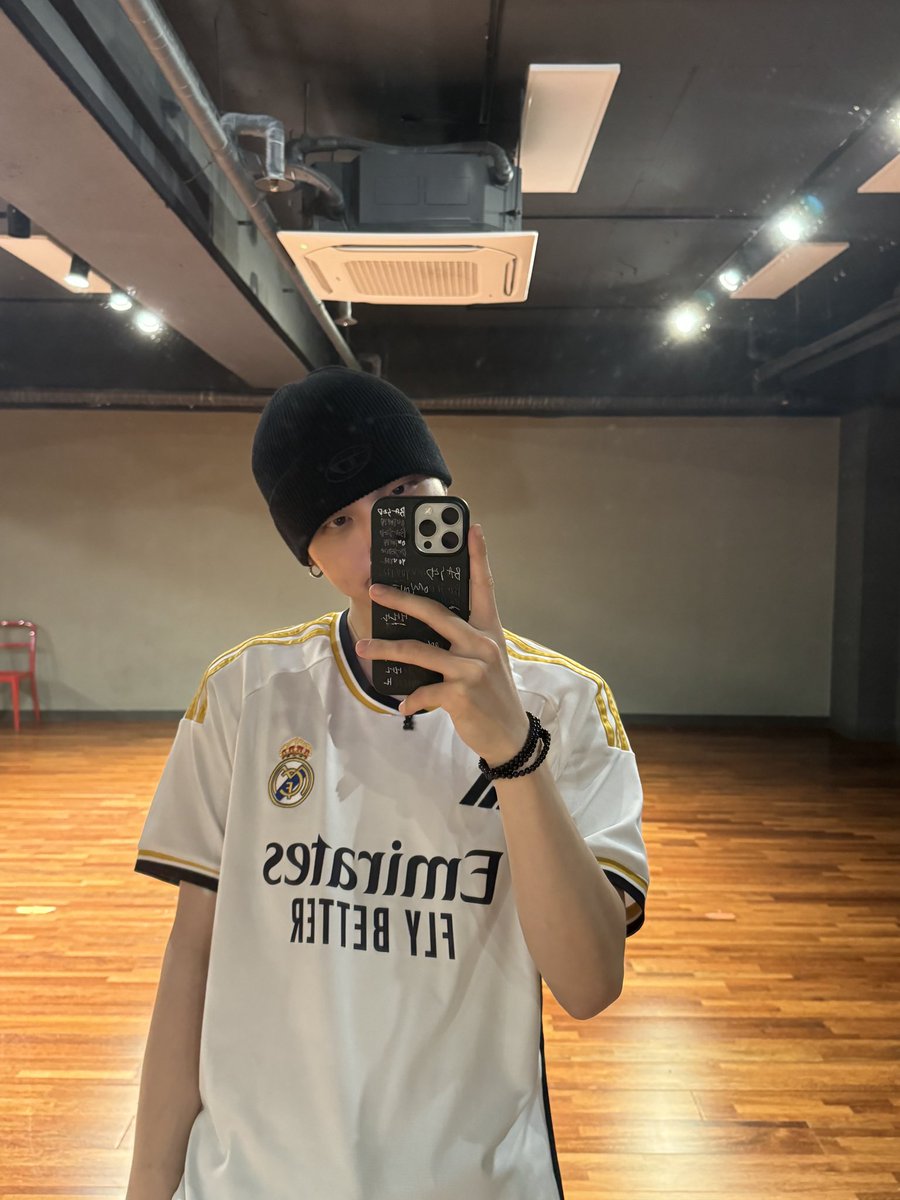 하루 마무리 잘 하구 있지요~~?

#CIX #FIX #BX #이병곤 #병곤 #평픽사💙