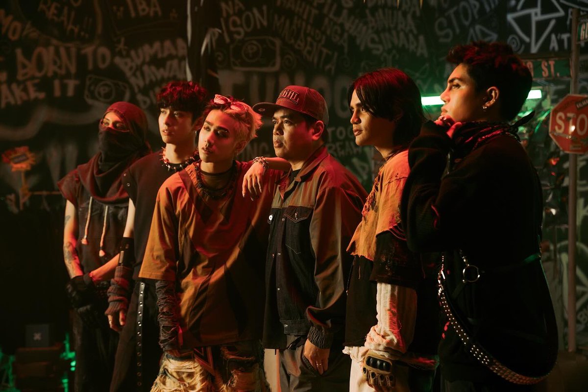 SB19Official's tweet photo. 🛺 'KALAKAL' MV BEHIND-THE-SCENES

#KALAKAL #KALAKALMV
#SB19 #GLOC9 #SB19xGLOC9 https://t.co/kvUzwW9e1a