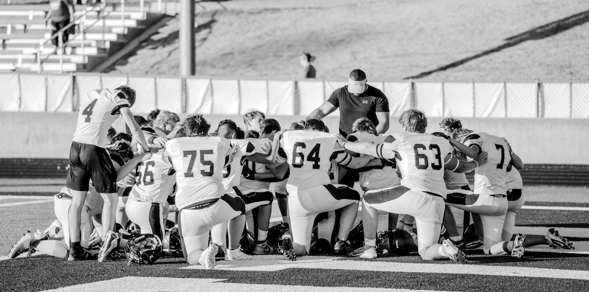 derekrshelby's tweet photo. JV GAME DAY.
#SunStandStill (Joshua 10) https://t.co/gVyjfRdDeO