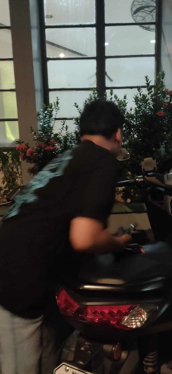 luvdyan_'s tweet photo. Nah thanks! He sent me a tall moreno, soft-spoken, has a sense of humor, and his presence has become my peace. 

Hi @mrkjstnn wuv u, XOXO! https://t.co/OnBJusp2u8