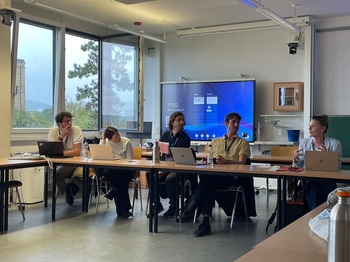 Just a snapshot from <a href="/saragebh/">Sara Gebh</a>'s &amp; <a href="/SergejSeitz/">Sergej Seitz</a>' panel on "The Crisis of Political #Imagination" with <a href="/mc_bstyler/">Michaela Bstieler</a>, <a href="/RainerStummer/">Rainer Stummer</a> &amp; <a href="/mbarbehoen/">Marlon Barbehön</a> at the <a href="/dvpw/">DVPW</a> Kongress. Great discussion!