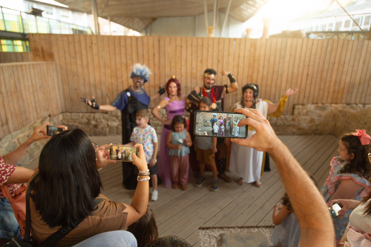 Este fin de semana se despide 'Hércules en el Olimpo'. Un musical teatralizado que, en un recorrido por el Museo Foro Romano Molinete, nos ha hecho disfrutar de la historia con divertidos bailes y canciones. 

¡Gracias por llenar todos los pases desde su estreno!