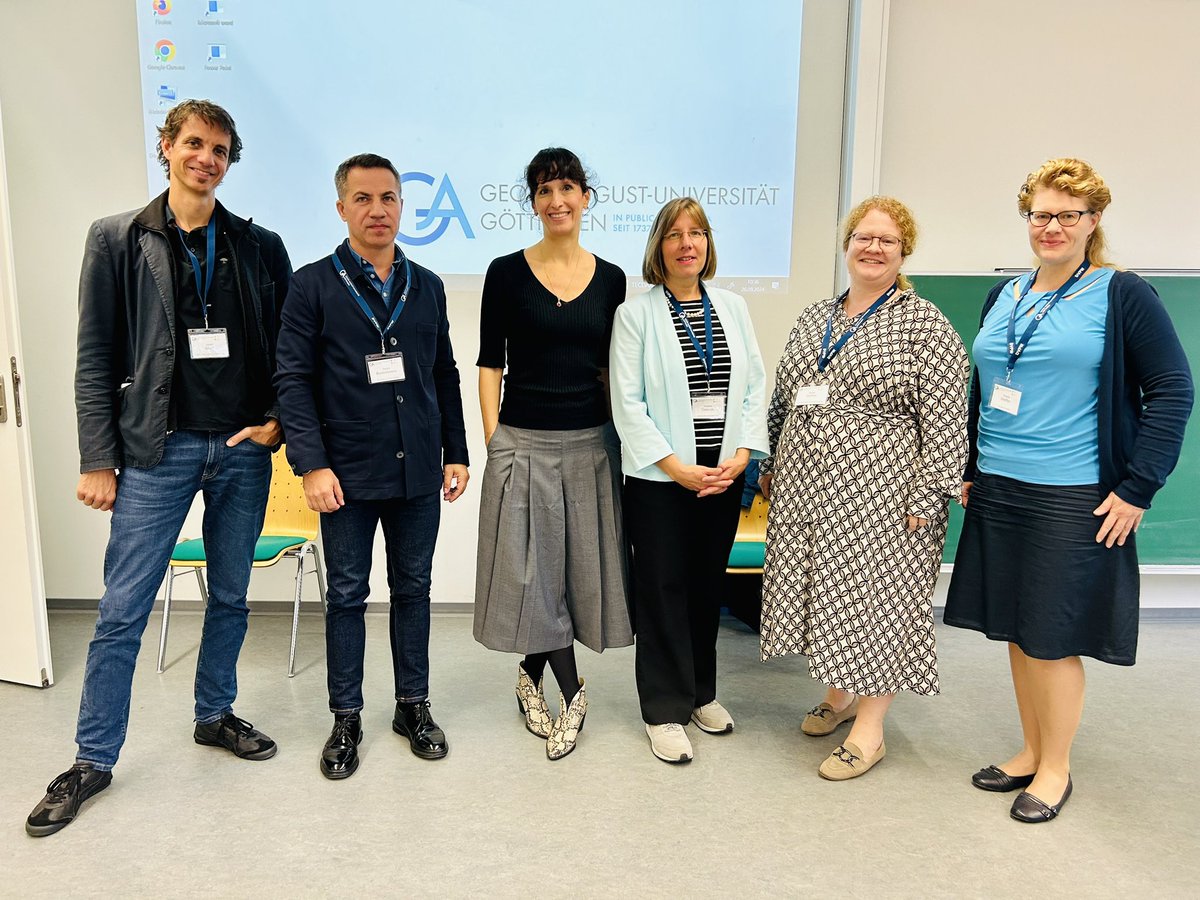 A HorizonEurope family picture: I presented #InvigoratEU at a joint panel with its cousin-projects shapedem, redemos and embrace at the DVPW annual meeting